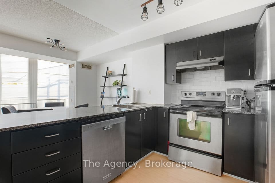 76 Shuter Street 210, Toronto, ON M5B 1B4 – main photo