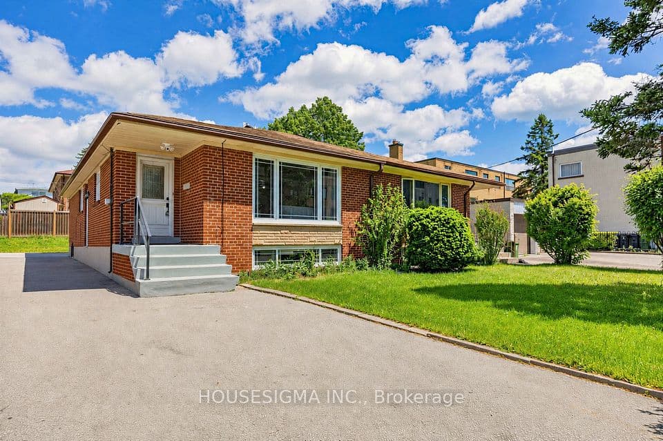 51 Tisdale Avenue, Toronto, ON M4A 1Y6 – photo 2
