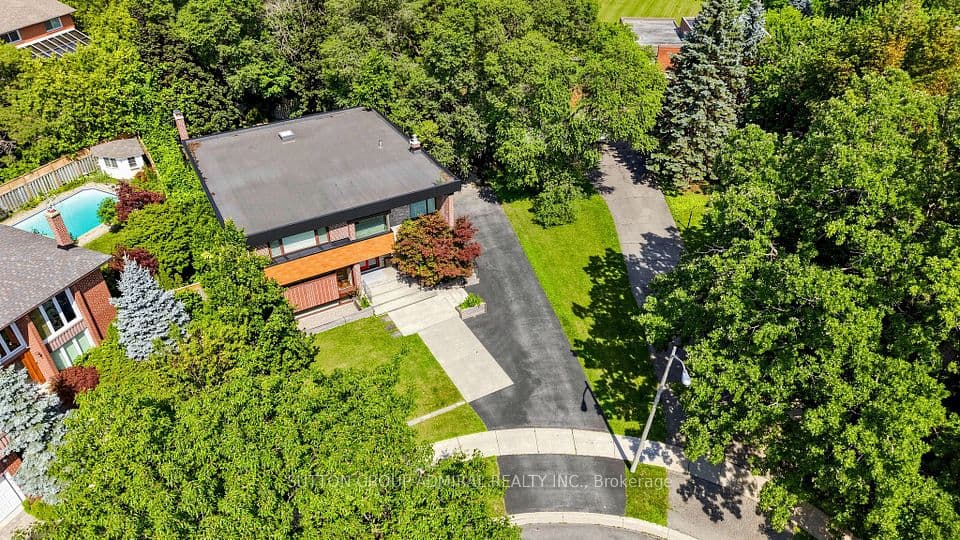 8 Foxdale Court, Toronto, ON M2K 2P2 – main photo