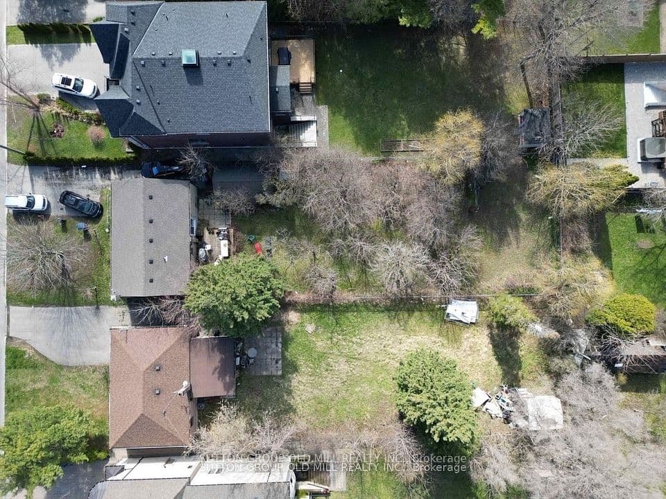 96 Caines Avenue, Toronto, ON M2R 2L3 – photo 2