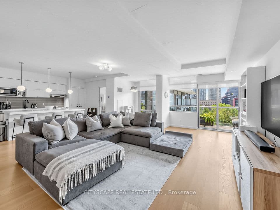 55 Stewart Street 924, Toronto, ON M5V 2V1 – photo 2