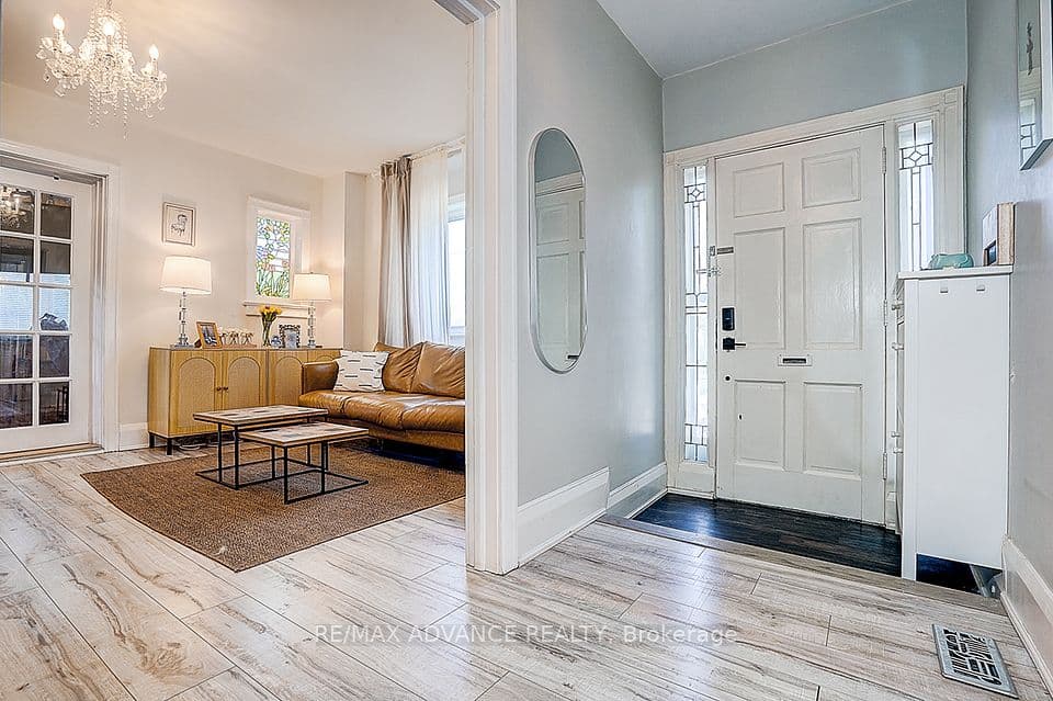 33 Castlefield Avenue, Toronto, ON M4R 1G5 – photo 3