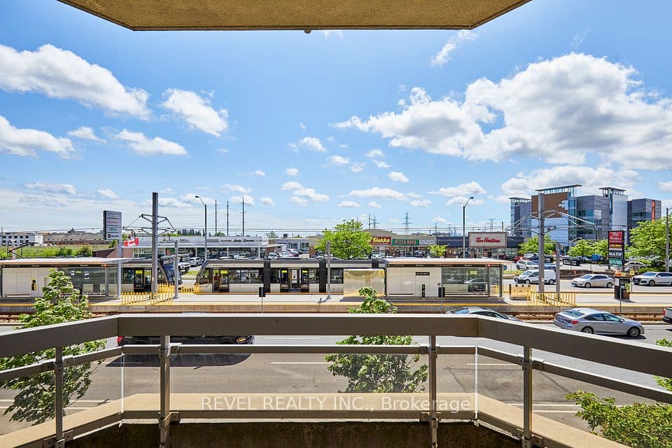 1700 Eglinton Avenue E 210, Toronto, ON M4A 2X4 – main photo