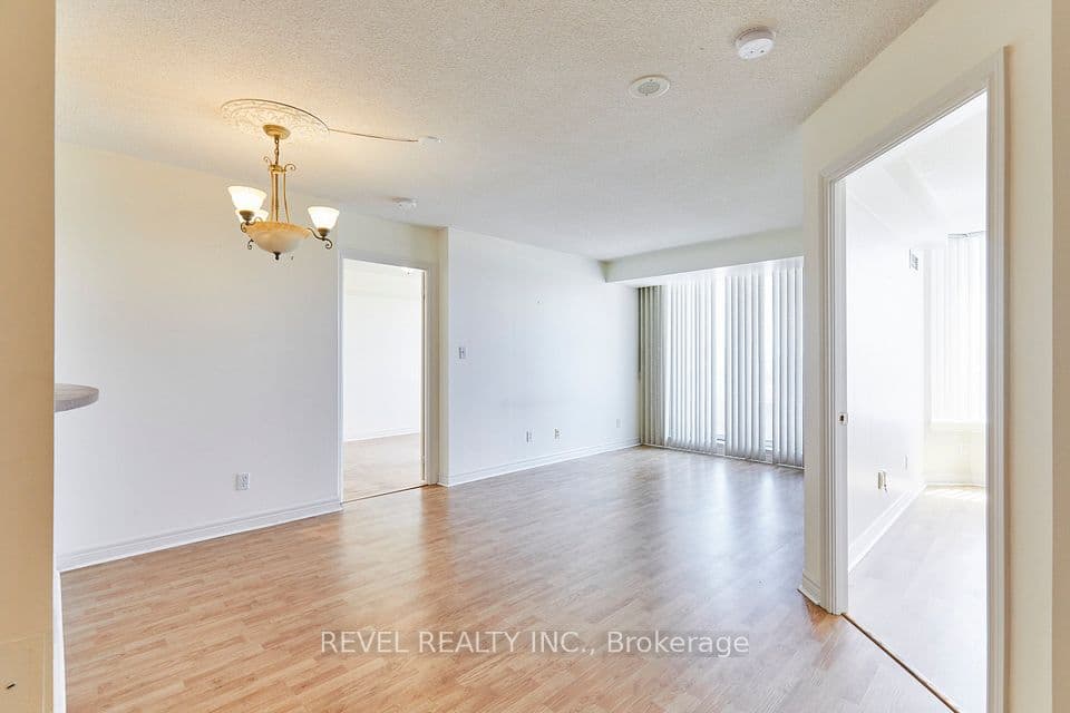 1700 Eglinton Avenue E 210, Toronto, ON M4A 2X4 – photo 2