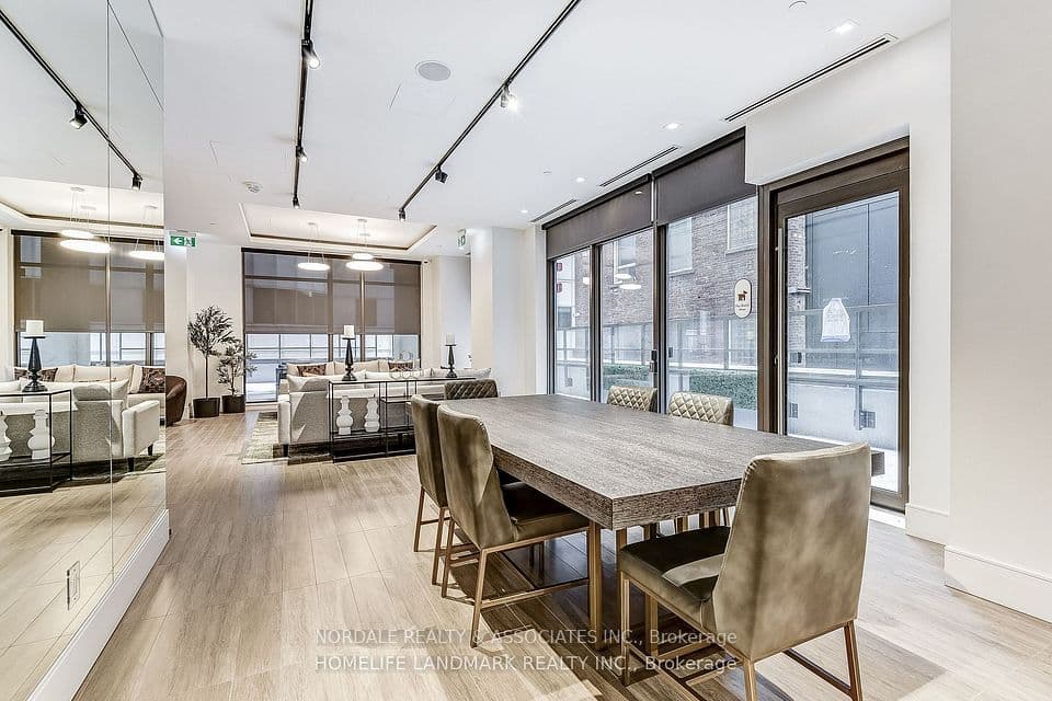8 Widmer Street 1512, Toronto, ON M5V 0W6 – photo 3