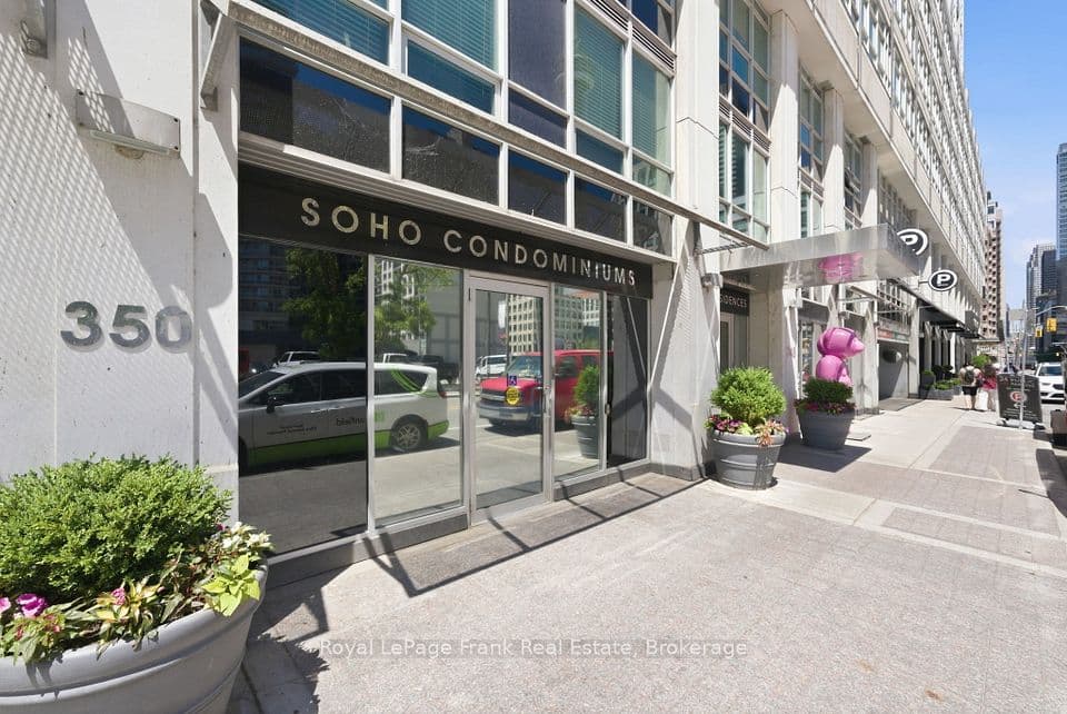 350 Wellington Street W M24, Toronto, ON M5V 3W9 – main photo