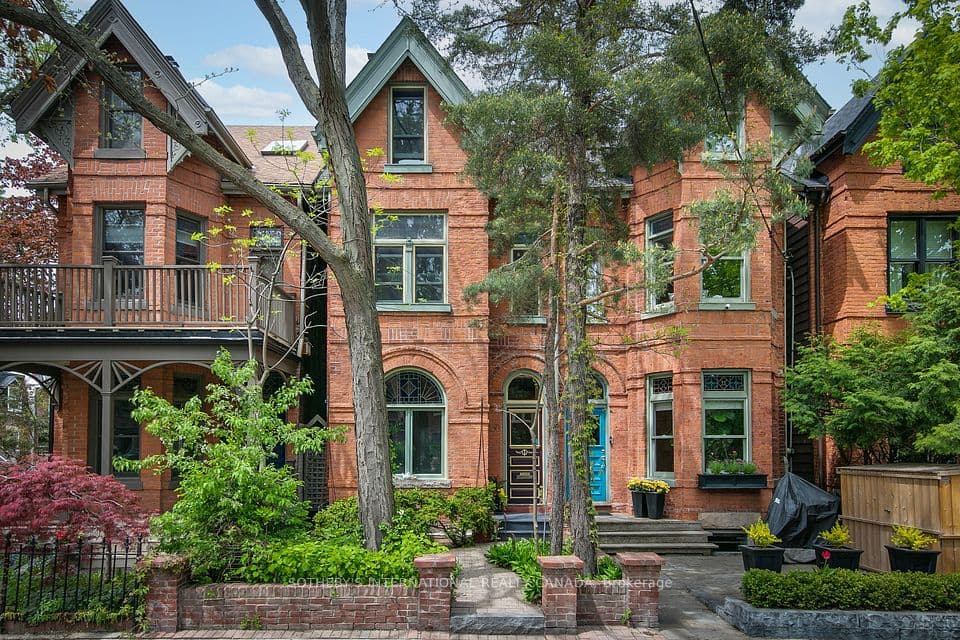 460 Wellesley Street E, Toronto, ON M4X 1H9 – main photo