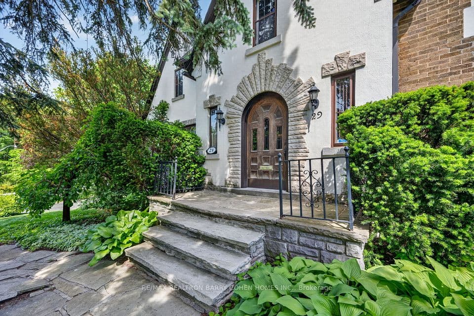 29 Strathgowan Crescent, Toronto, ON M4N 2Z6 – photo 2