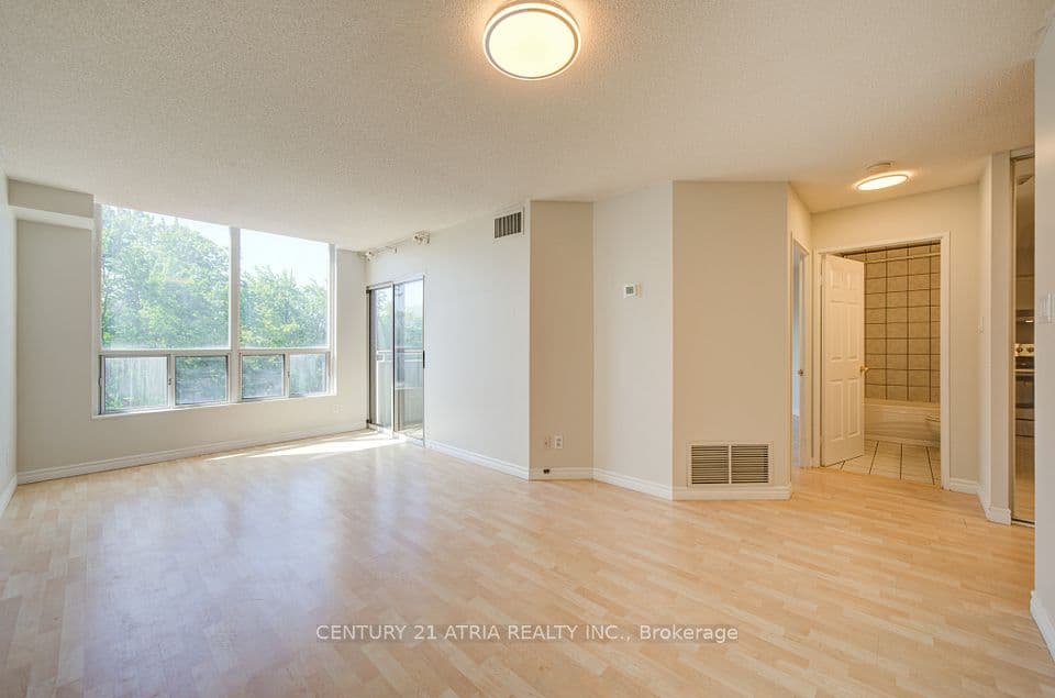 897 Sheppard Avenue 310, Toronto, ON M3H 2T4 – main photo