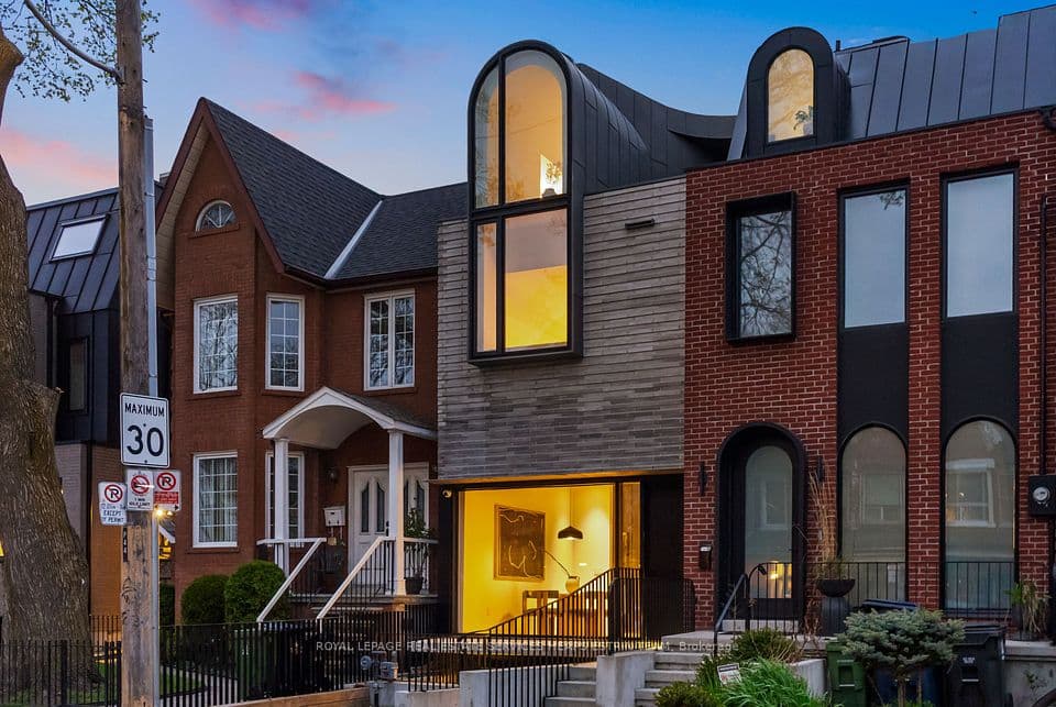 44 Foxley Street, Toronto, ON M6J 1R1 – main photo