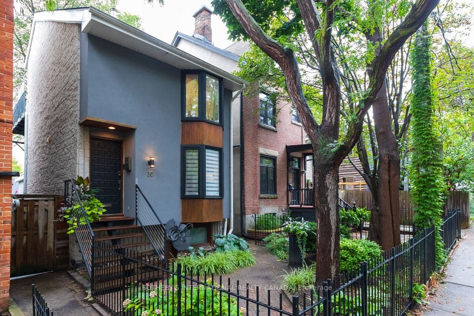 30 Sword Street, Toronto, ON M5A 3N2 – main photo