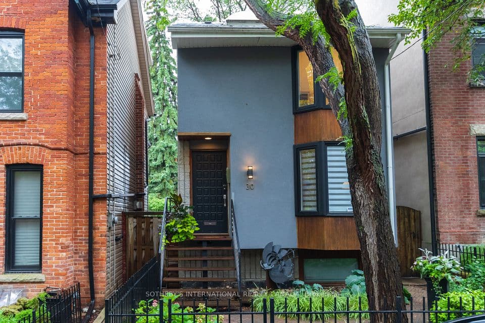 30 Sword Street, Toronto, ON M5A 3N2 – photo 2