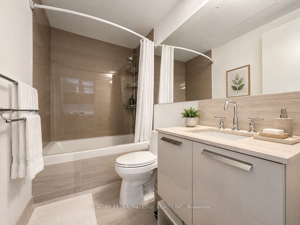 50 Charles Street E 3906, Toronto, ON M4Y 0C3 – photo 3