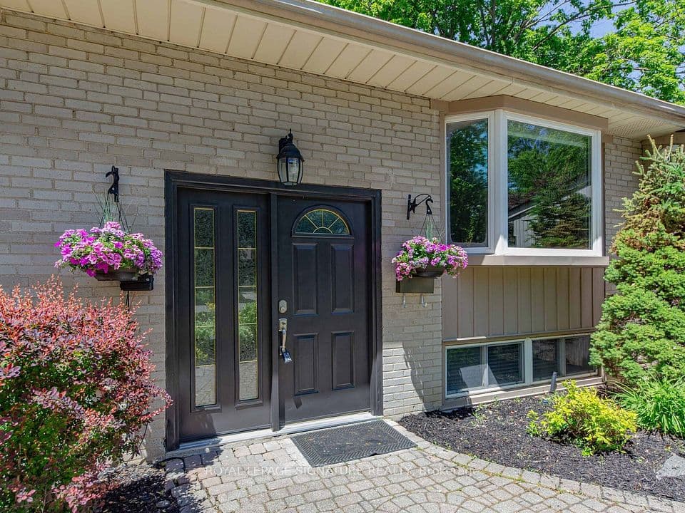 83 Berkinshaw Crescent, Toronto, ON M3B 2T1 – photo 2