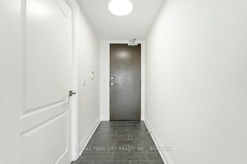 1103 Leslie Street 701, Toronto, ON M3C 4G8 – photo 2