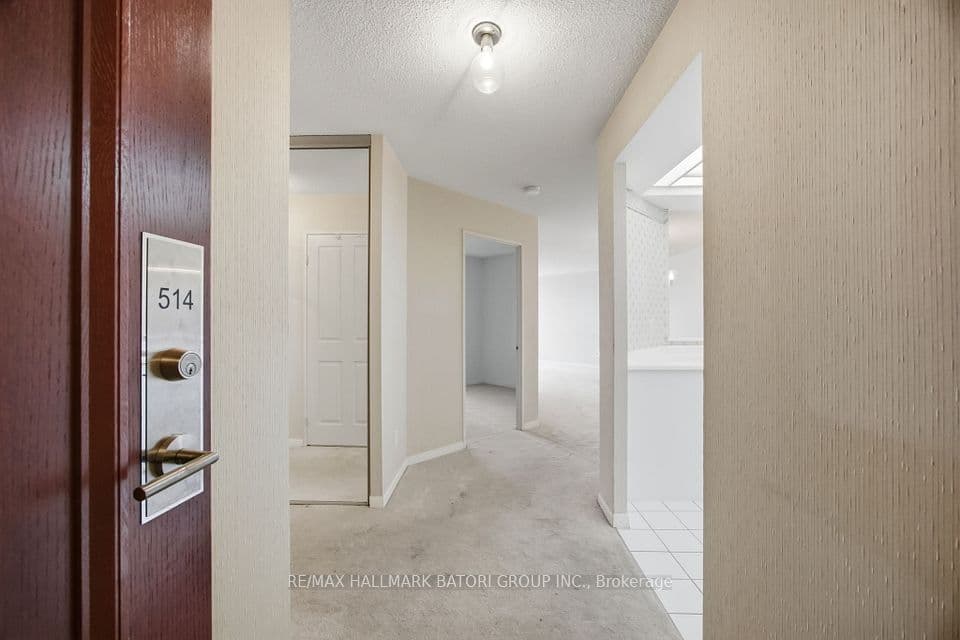 1121 W Steeles Avenue W 514, Toronto, ON M2R 3W7 – photo 3