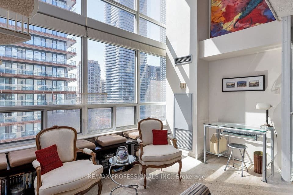 25 Maitland Street 1506, Toronto, ON M4Y 2W1 – photo 2