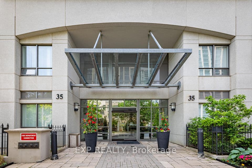 35 Hollywood Avenue 311, Toronto, ON M2N 0A9 – photo 3