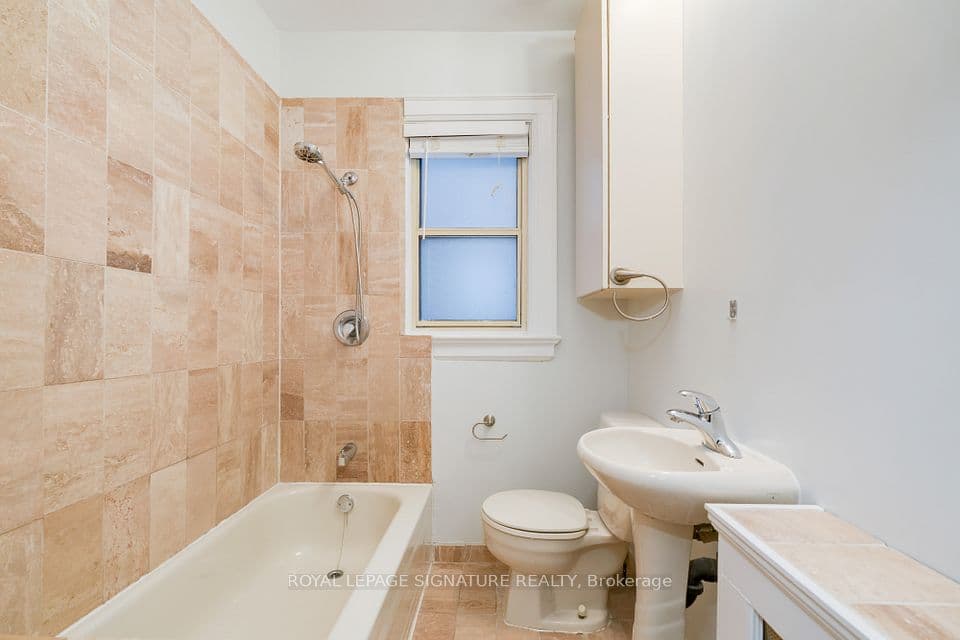 27 Hillsboro Avenue, Toronto, ON M5R 1S6 – photo 3