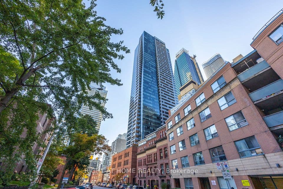5 St. Joseph Street 3403, Toronto, ON M4Y 1J6 – photo 2