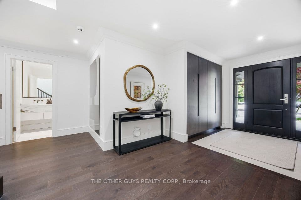 18 Chipstead Road, Toronto, ON M3B 3E6 – photo 3