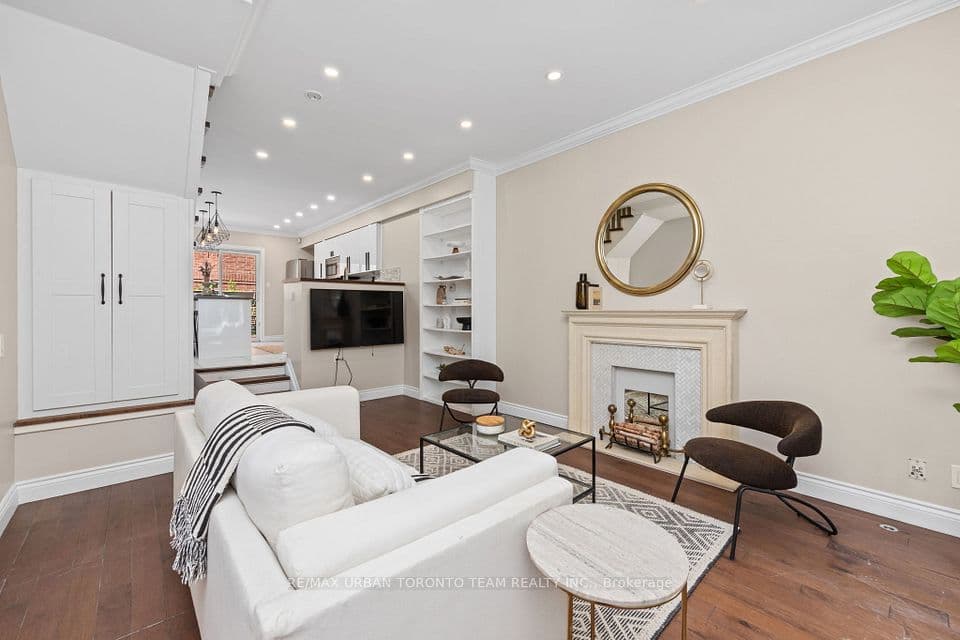 12 Old Primrose Lane, Toronto, ON M5A 4T1 – photo 2