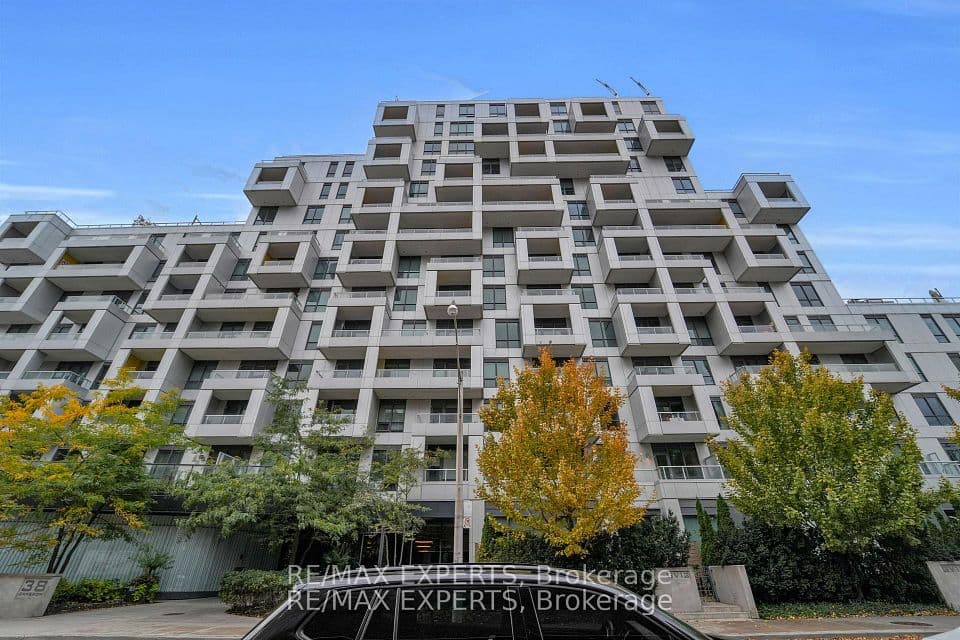 38 Cameron Street 605, Toronto, ON M5T 0C3 – photo 2