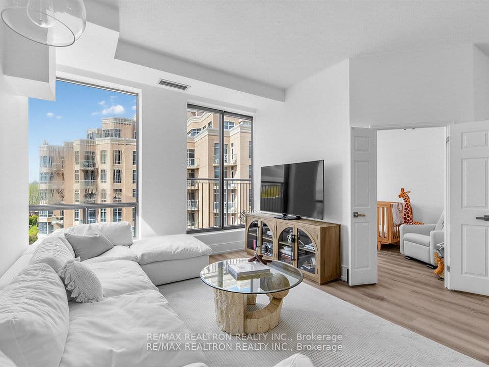 500 Glencairn Avenue 503, Toronto, ON M6B 1Z1 – photo 2