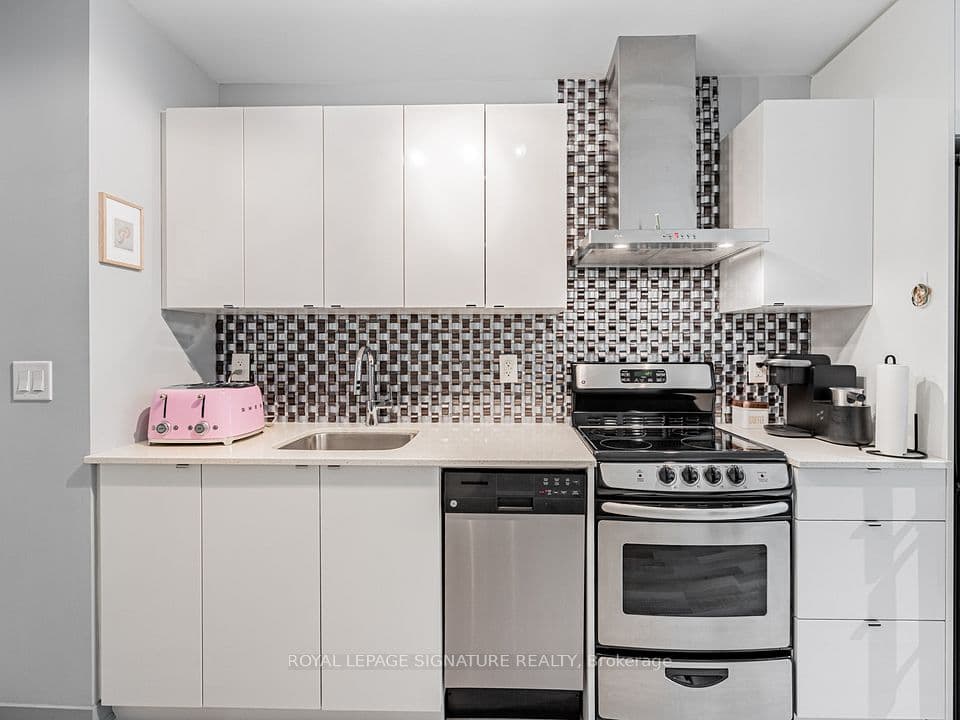 51 East Liberty Street 202, Toronto, ON M6K 3P8 – photo 3