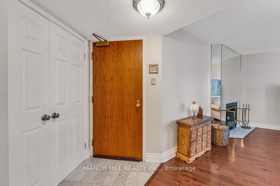 1331 Bay Street 803, Toronto, ON M5R 2C4 – photo 2