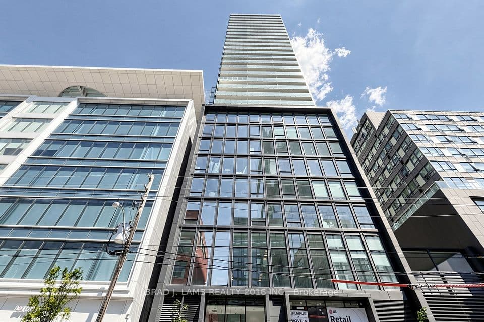 284 King Street E 2004, Toronto, ON M5A 1K4 – main photo