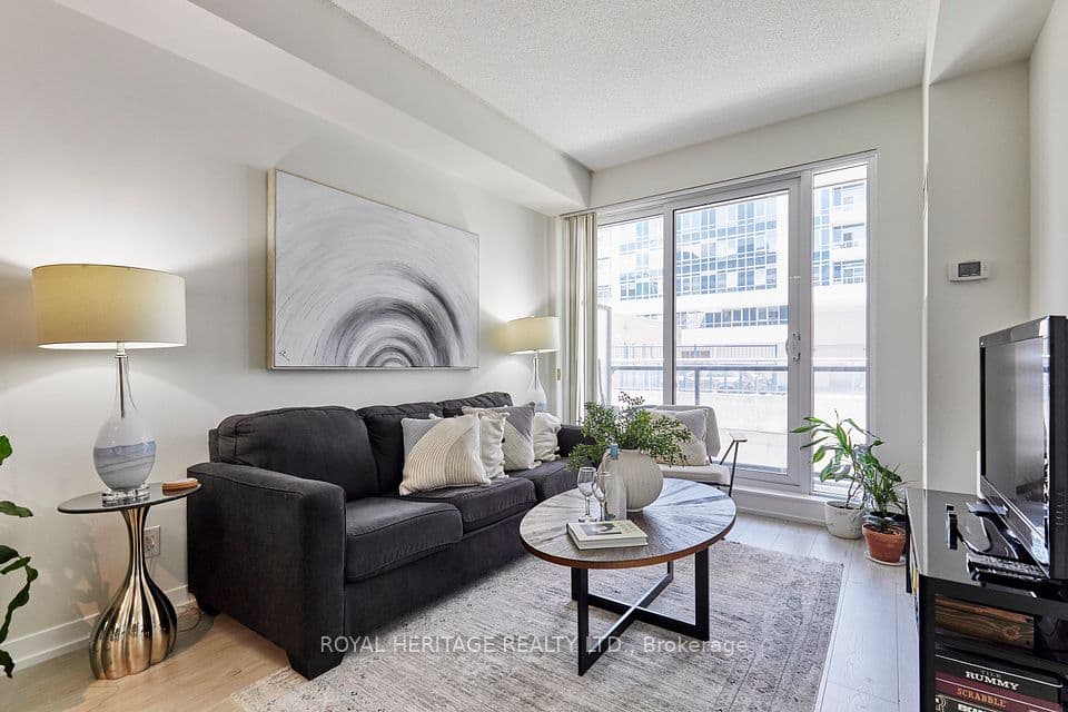 18 Rean Drive 204, Toronto, ON M2K 0C7 – main photo