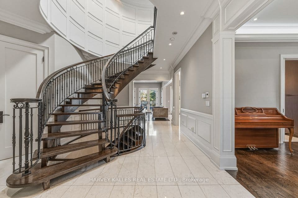 148 Delhi Avenue, Toronto, ON M3H 1A6 – photo 2