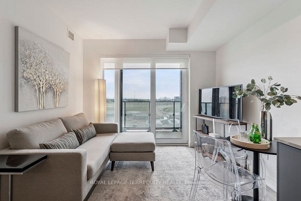 8 Tippett Road 809, Toronto, ON M3H 0E7 – photo 3