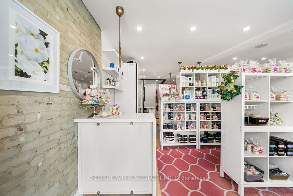 953 Mount Pleasant Road, Toronto, ON M4P 2L7 – photo 3