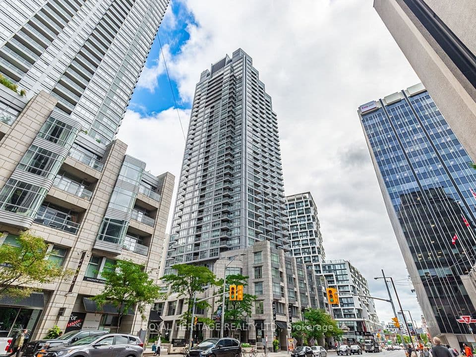2181 Yonge Street 2305, Toronto, ON M4S 3H7 – main photo