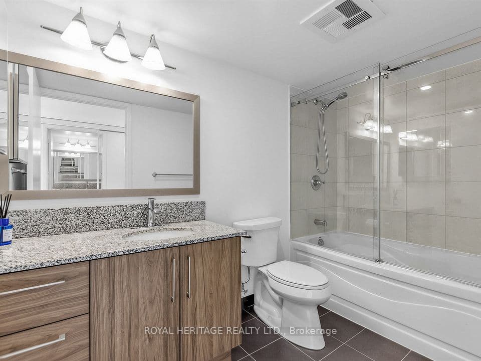2181 Yonge Street 2305, Toronto, ON M4S 3H7 – photo 3