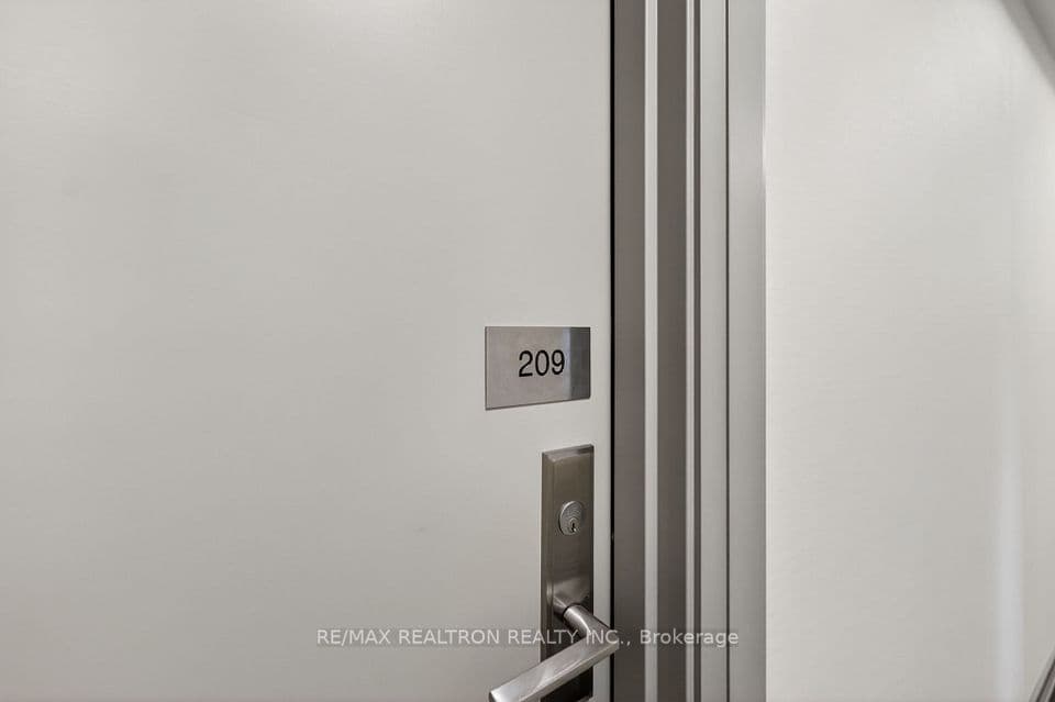 275 Yorkland Road 209, Toronto, ON M2J 0B3 – photo 3