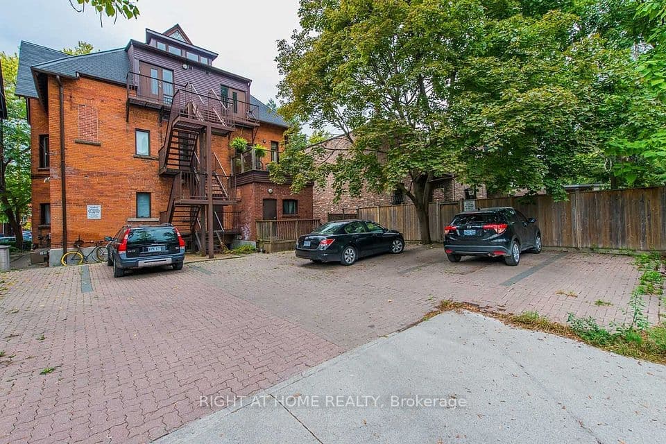 173-175 Madison Avenue, Toronto, ON M5R 2S6 – photo 2