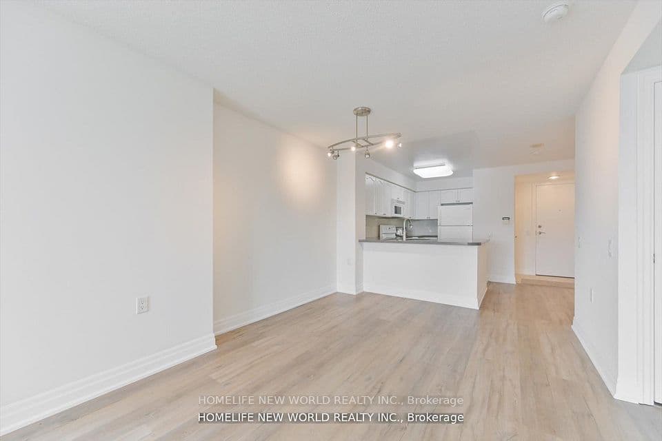 21 Hillcrest Avenue 607, Toronto, ON M2N 7K2 – photo 2