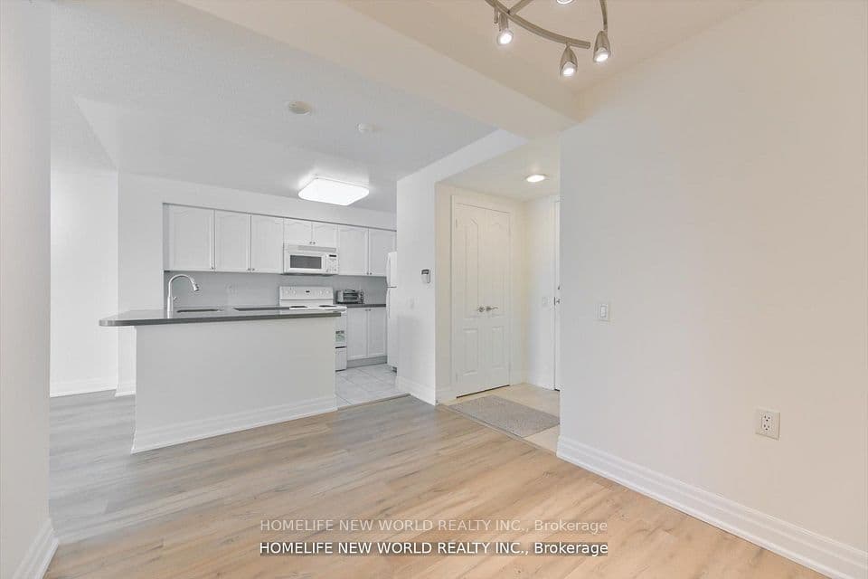 21 Hillcrest Avenue 607, Toronto, ON M2N 7K2 – photo 3