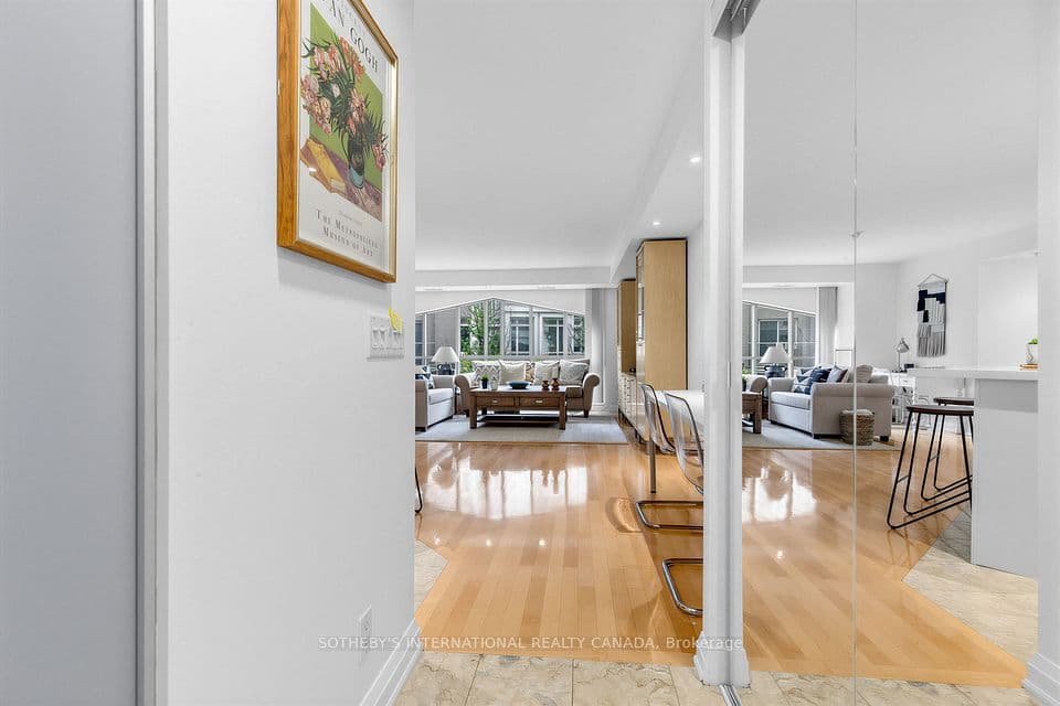 3 Mcalpine Street 207, Toronto, ON M5R 3T5 – photo 3