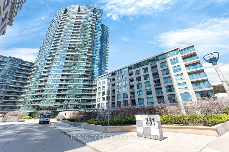231 Fort York Boulevard 121, Toronto, ON M5V 1B2 – main photo
