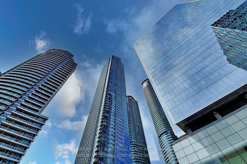 10 York Street 5008, Toronto, ON M5J 0E1 – main photo