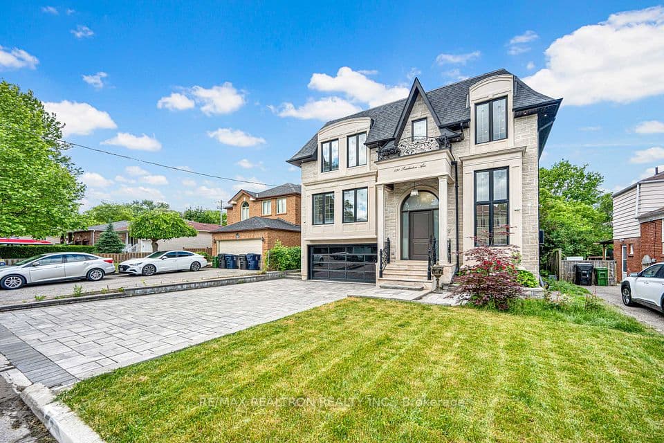 130 Pemberton Avenue, Toronto, ON M2M 1Y7 – photo 2