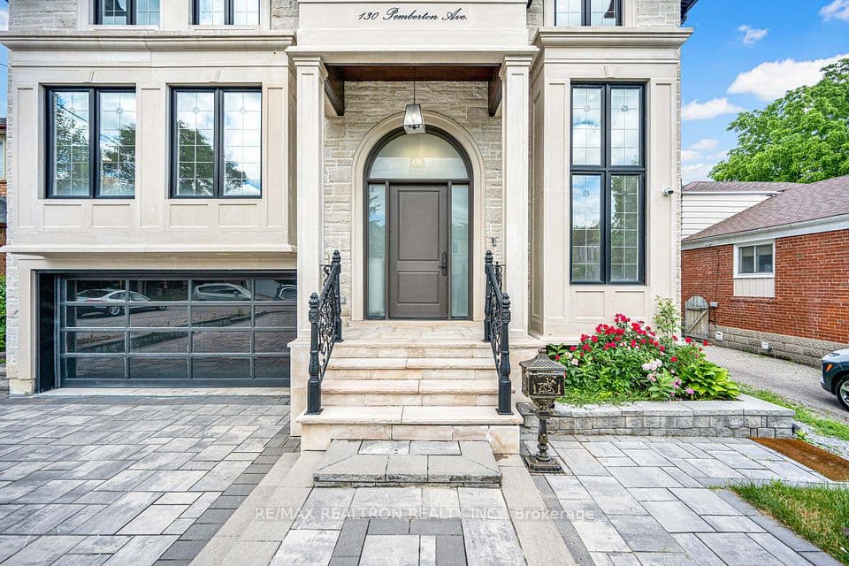 130 Pemberton Avenue, Toronto, ON M2M 1Y7 – photo 3