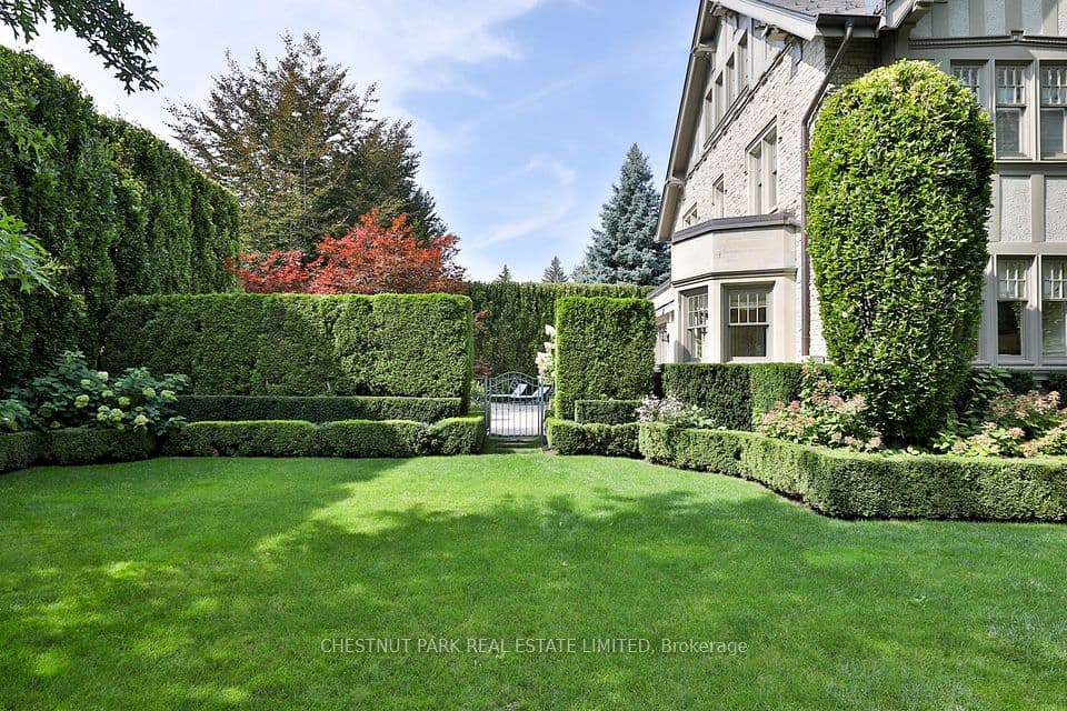 170 Roxborough Drive, Toronto, ON M4W 1X8 – photo 2