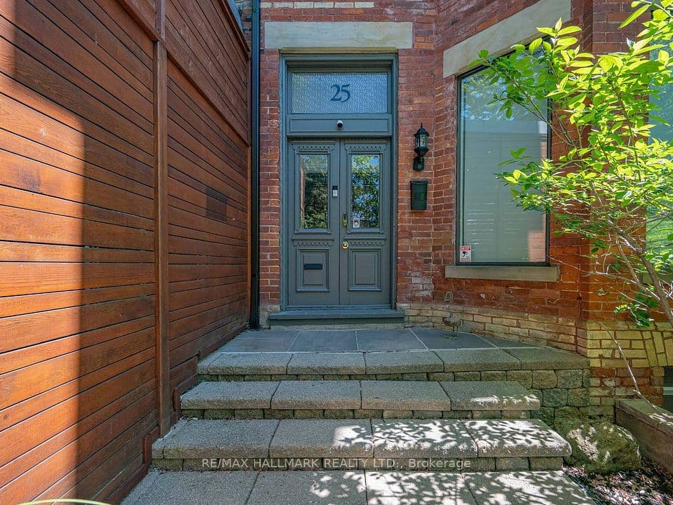 25 Grange Avenue, Toronto, ON M5T 1C6 – photo 2