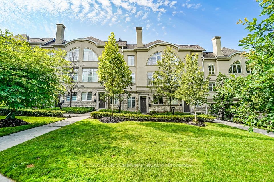 47 York Mills Road 212, Toronto, ON M2P 2B6 – main photo
