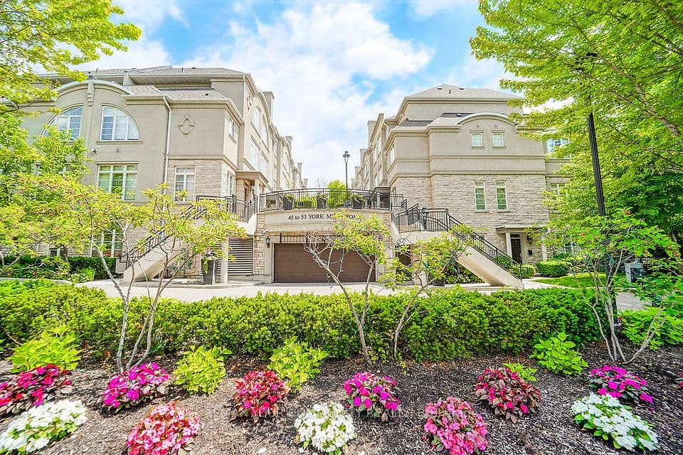 47 York Mills Road 212, Toronto, ON M2P 2B6 – photo 2